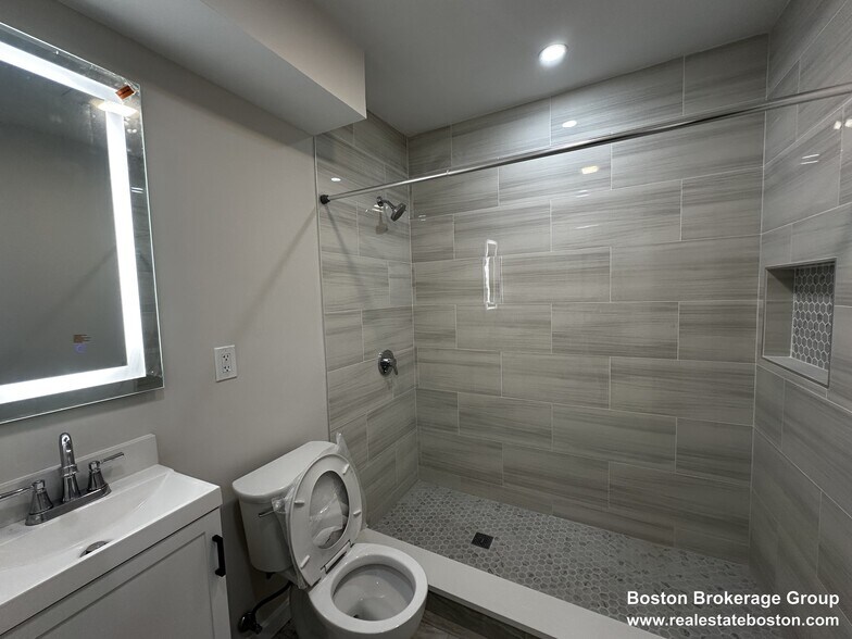 Building Photo - 57 Bennington St
