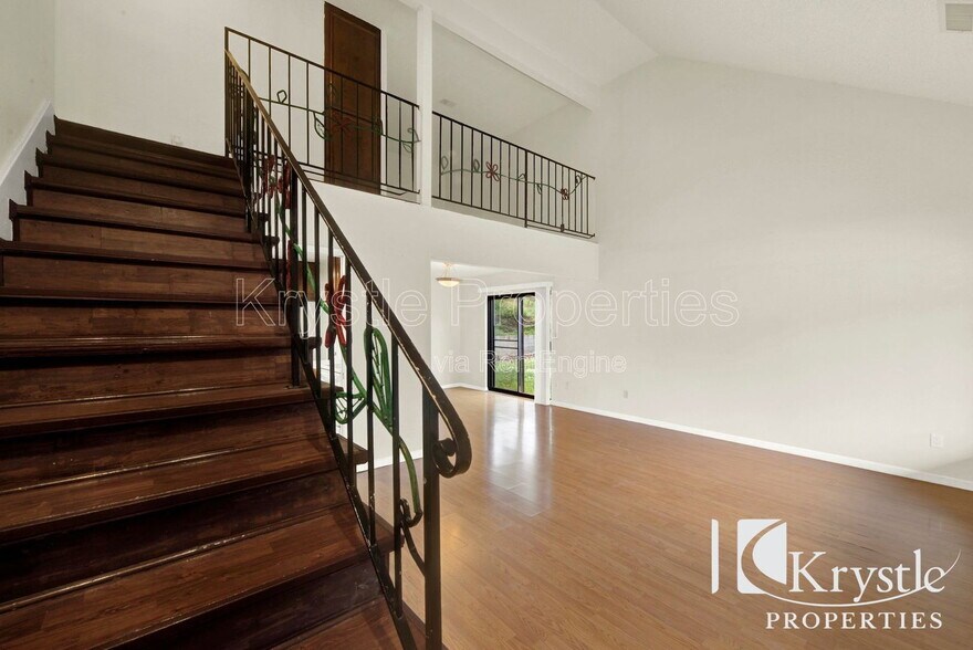 Building Photo - 1398 Hale St