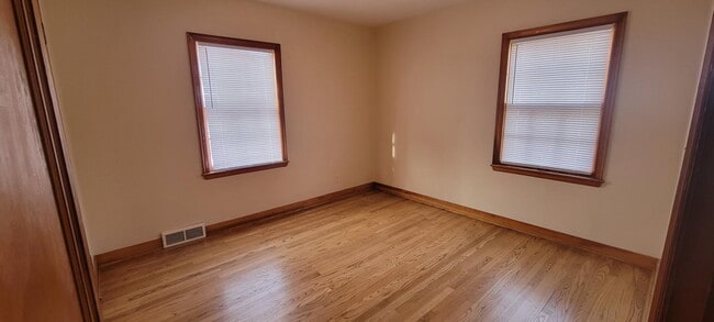 Building Photo - 24 S Pine St