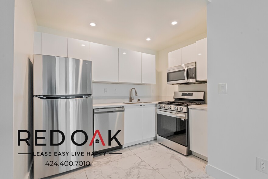 Building Photo - 8811 Burton Wy