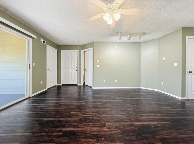 Building Photo - 2/2 Remodeled Condominium In Park Central, Millenia