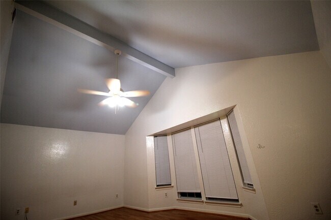 Building Photo - 15614 Barbarossa Dr