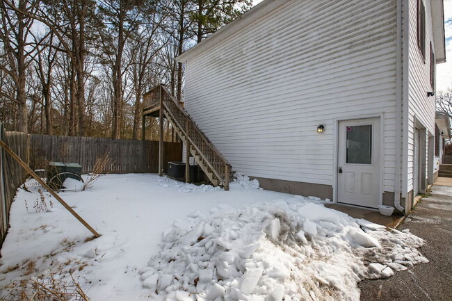 Building Photo - 40077 Big Chestnut Rd