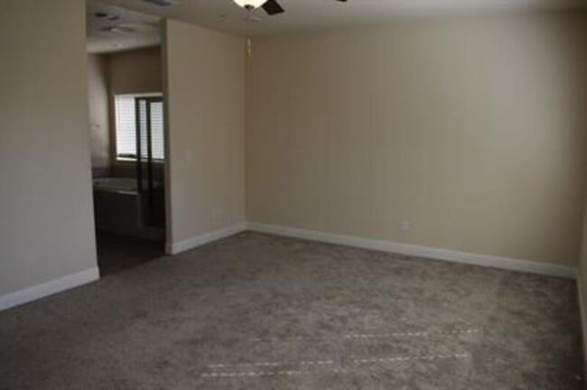 Building Photo - 2430 Quesada Dr