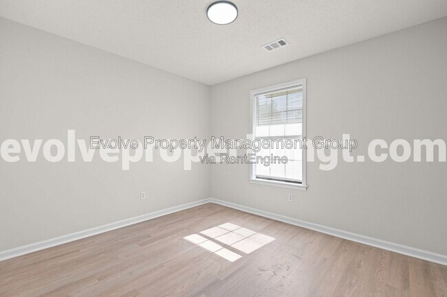 Building Photo - 2295 Belin Dr