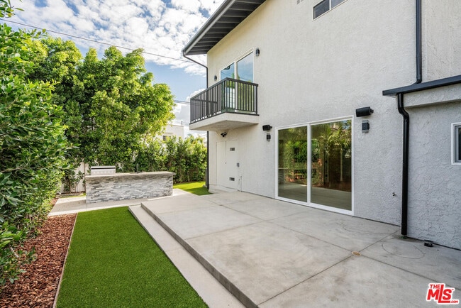 Building Photo - 5110 Garden Grove Ave