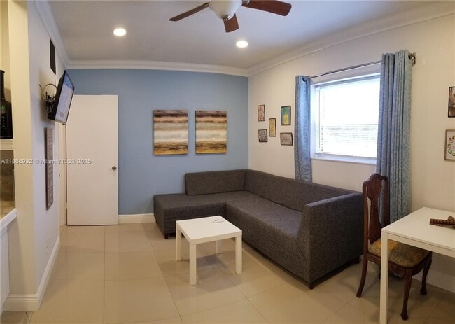 Building Photo - 4122 N Circle Dr