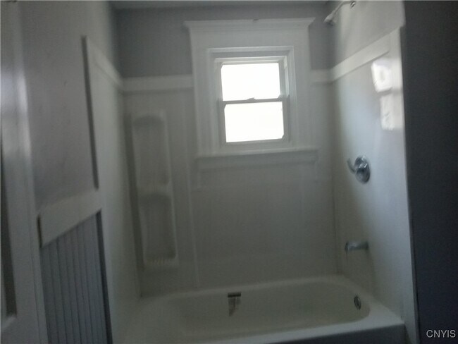 Building Photo - 134 2nd St