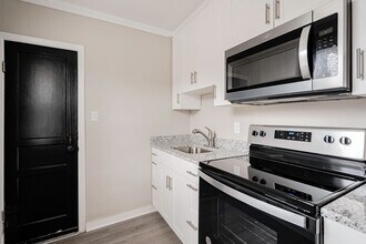 Building Photo - Charming Apartment Downtown Columbia - Housing Vouchers Accepted!