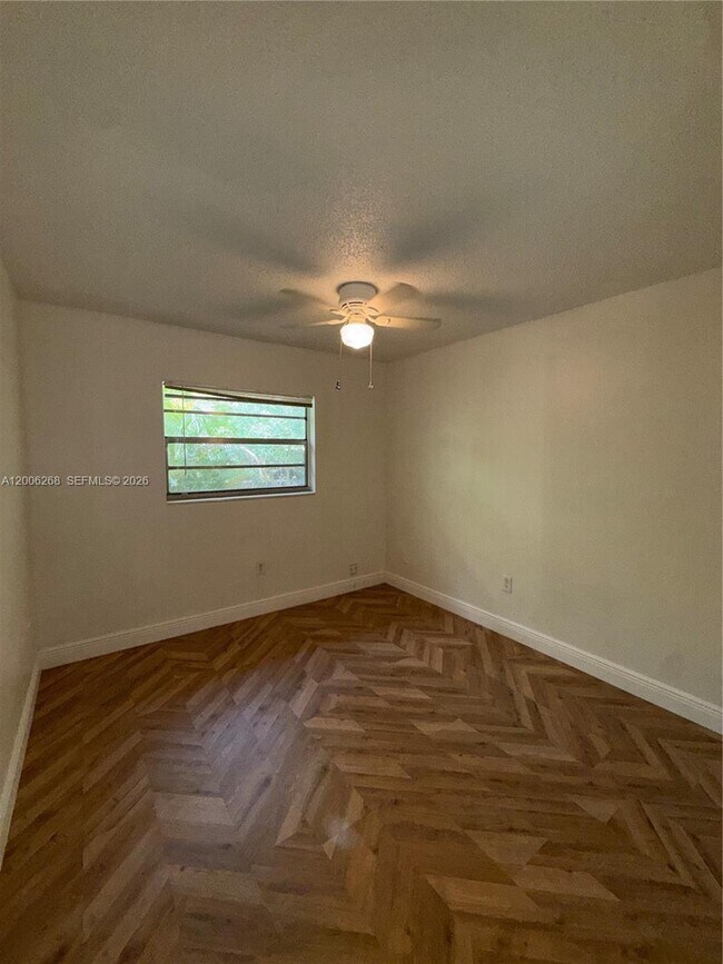 Building Photo - 721 SW 13th Ave