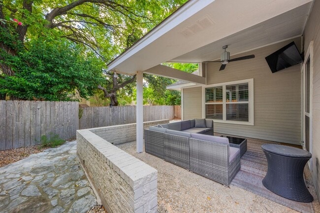 Building Photo - 127 Terrace Ln