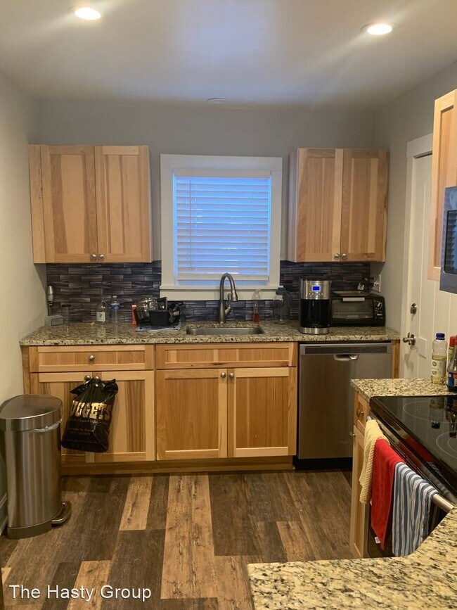 Building Photo - 2 br, 1 bath House - 4236 Holly, Unit A
