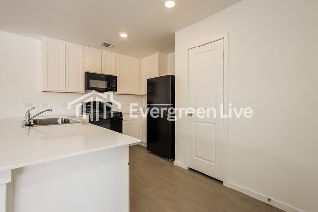 Building Photo - 3705 Los Cabos Dr