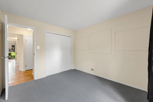 Building Photo - 5325 Waterbury Ct