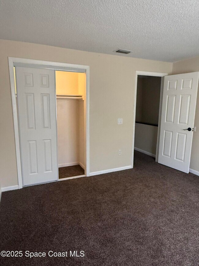 Building Photo - 124 San Juan Cir