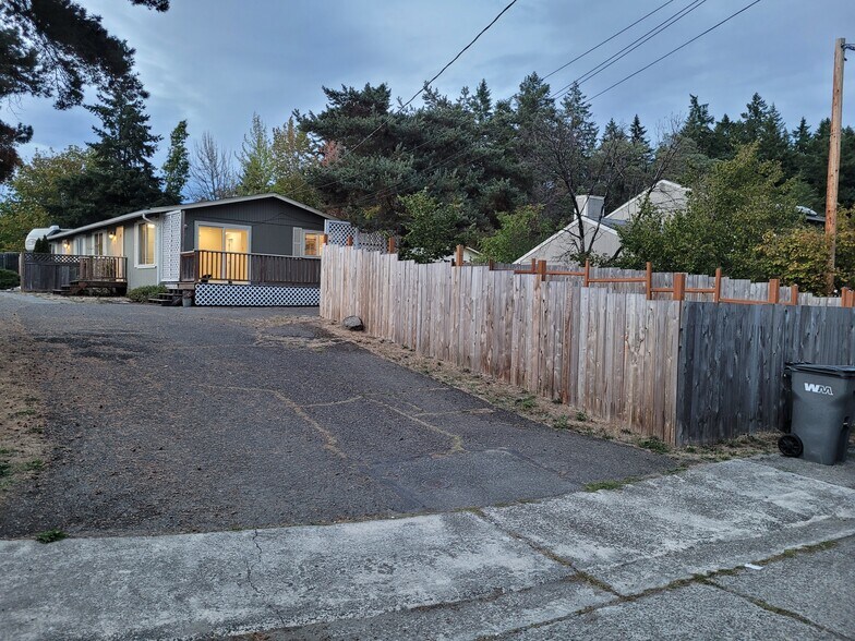 Building Photo - 340 Hill Ct