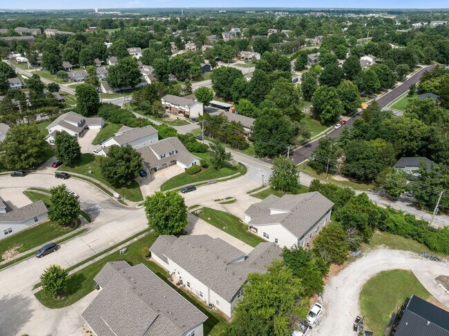 Building Photo - 1716-1718-1718 Juniper Dr