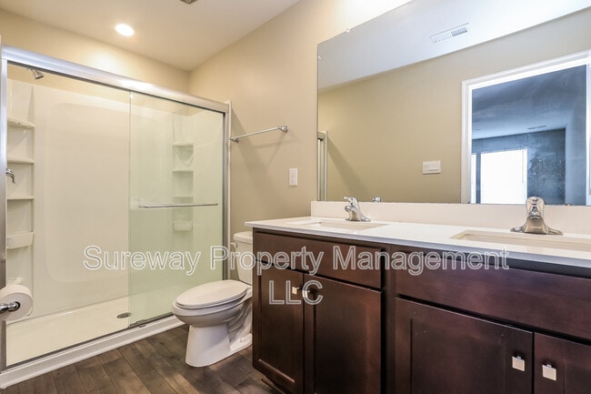 Building Photo - 6 Arlotta St