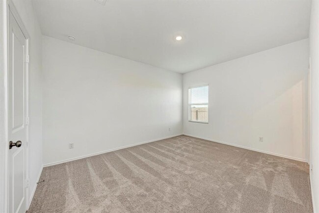 Building Photo - 611 Halfmoon Dr