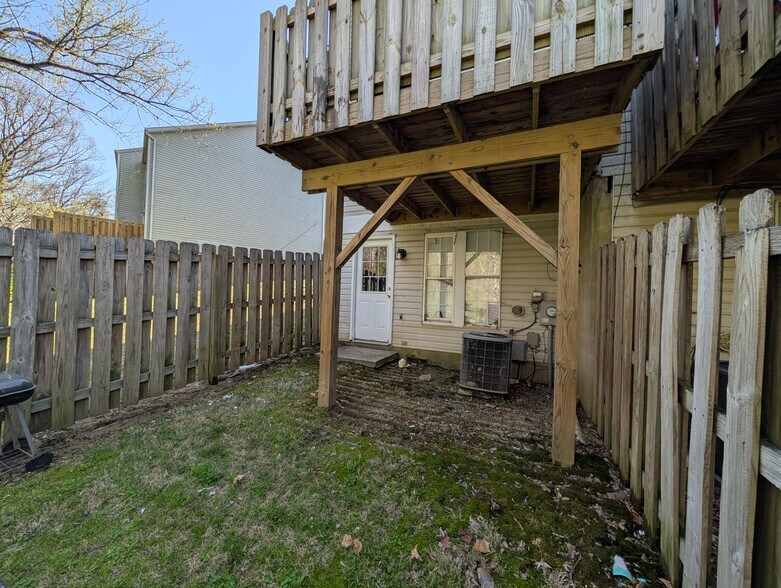 Building Photo - Room in Townhome on Lex Dr