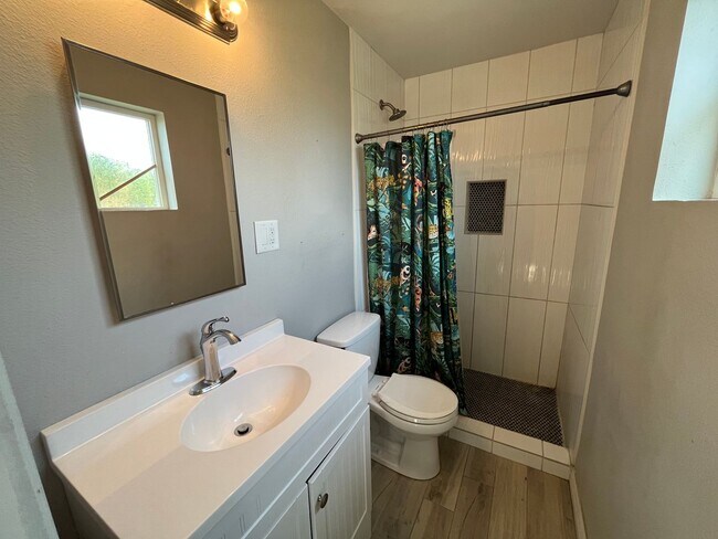 Building Photo - Beautiful Three Bedroom Scottsdale House w...
