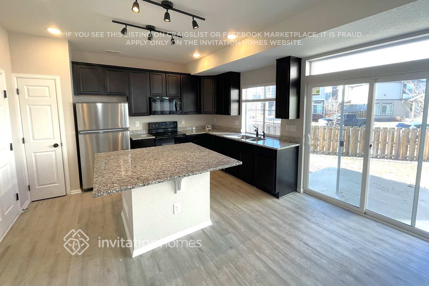 Building Photo - 26177 E Byers Pl