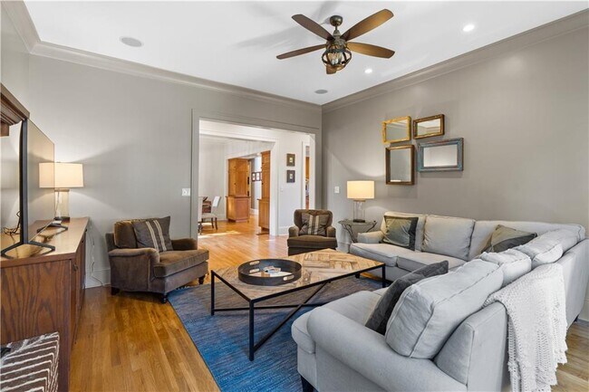 Building Photo - 979 Springdale Rd NE