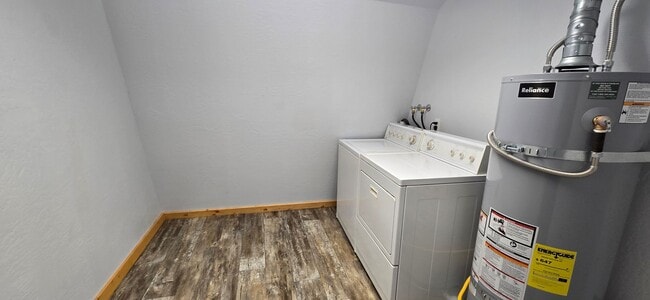 Building Photo - 10660 Valencia Rd