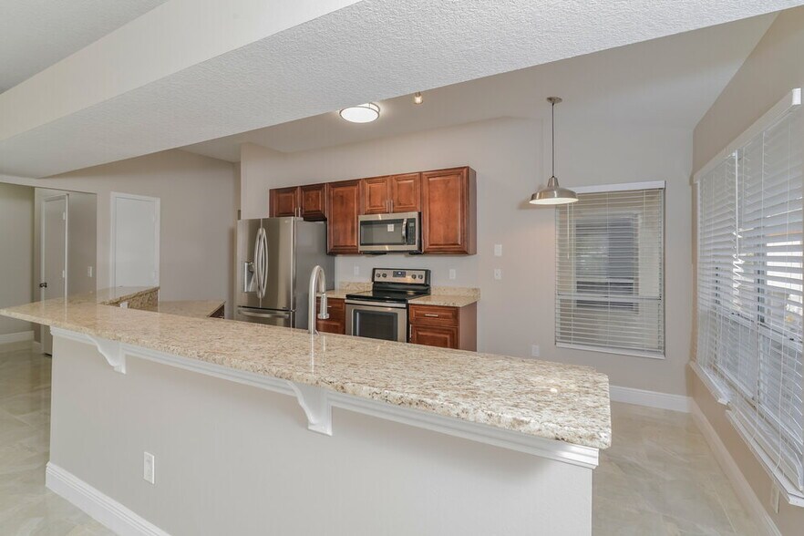 Building Photo - 3051 Bloomsbury Dr