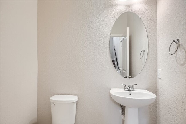Building Photo - Home in Weston Oaks! $250 off of the first...