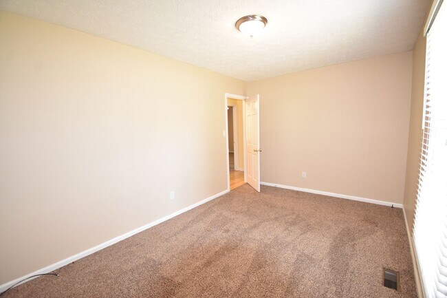 Building Photo - 333 McFadyen Dr