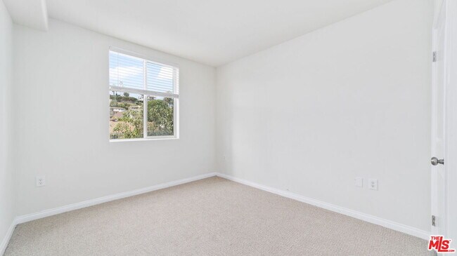 Building Photo - 3740 Santa Rosalia Dr