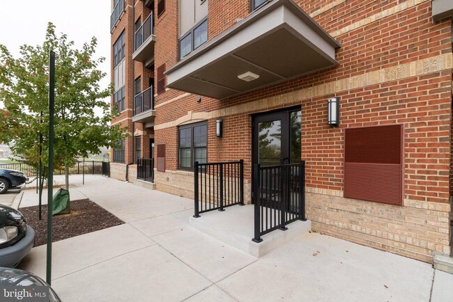 Building Photo - 2903 Bleeker St
