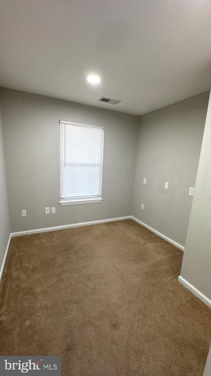 Building Photo - 2 Fallen Tree Ct