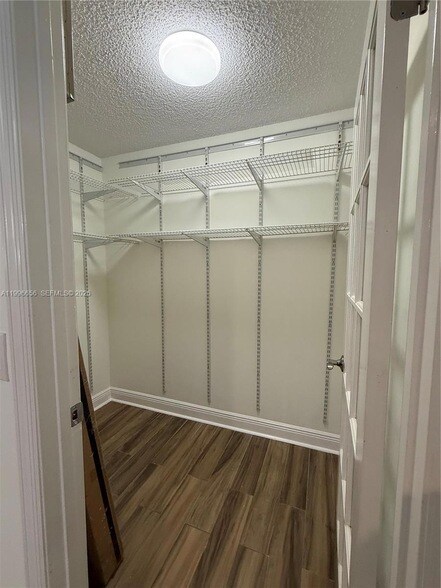 Building Photo - 3015 SW 20th Terrace