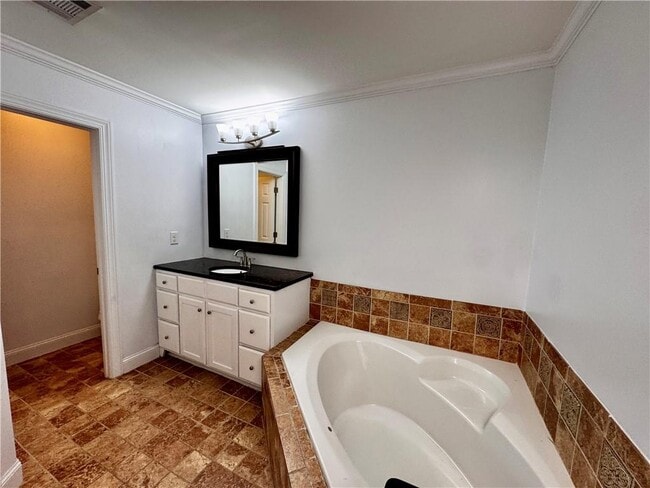 Building Photo - 2212 Ewell Park Dr NW