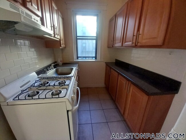 Building Photo - 1152 Commonwealth Ave