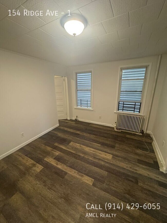 Building Photo - 154 Ridge Ave