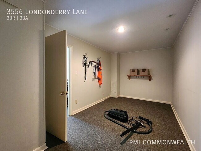 Building Photo - 3556 Londonderry Ln