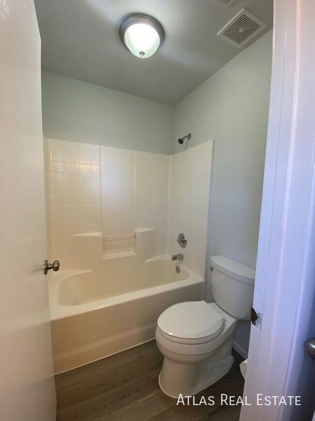 Building Photo - 8004 Park Bench Ct