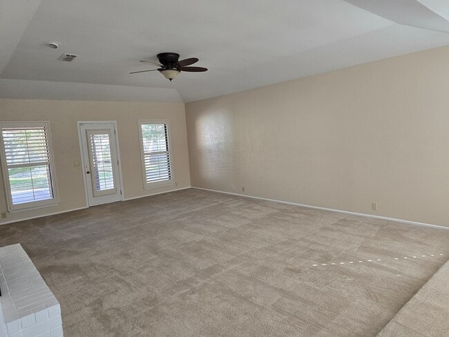 Building Photo - 6 Sunnygrove Dr