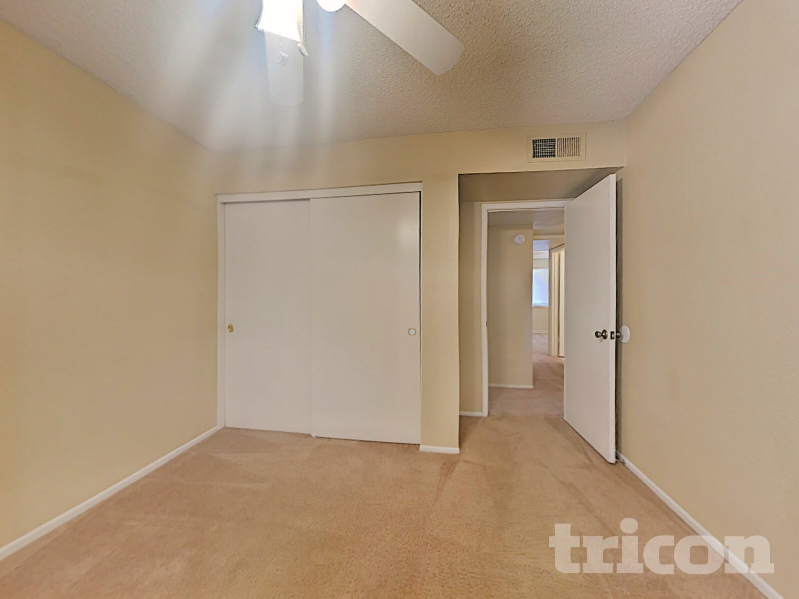 Building Photo - 5819 W Grovers Ave