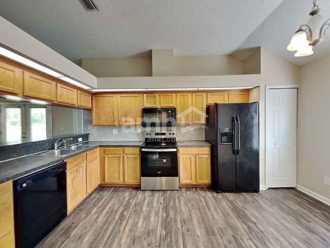 Building Photo - 6037 Scenic Meadow Ln