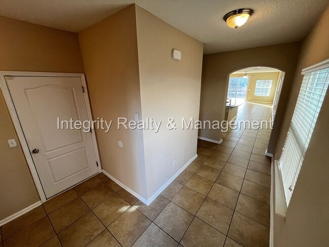 Building Photo - 3 bed/2 bath in Orange Park