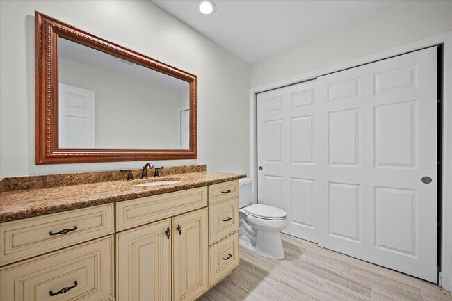 Building Photo - 12831 Shore Dr