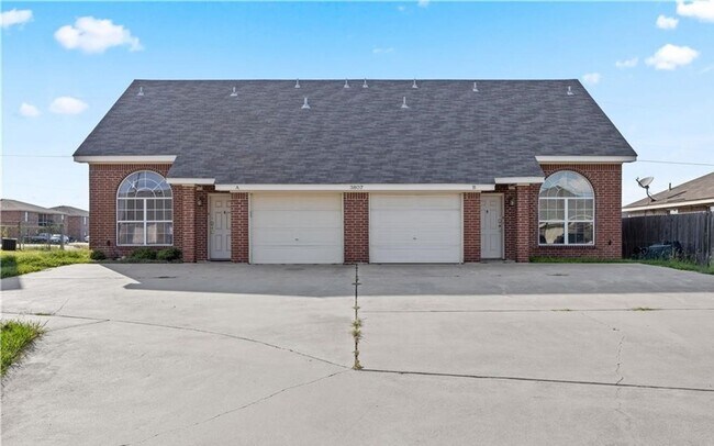 Building Photo - 3807 Littleleaf Ct