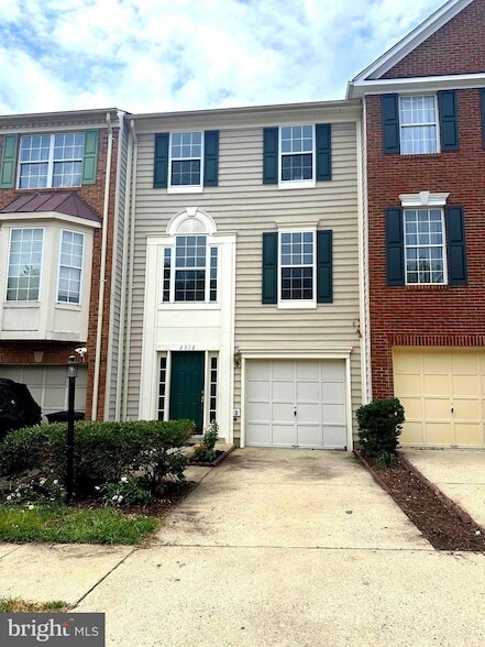 Building Photo - 2518 James Maury Dr