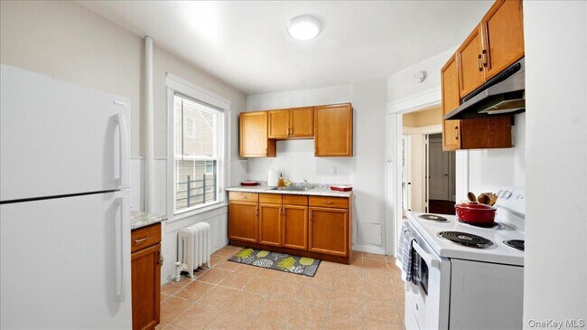 Building Photo - 832 Calhoun Ave