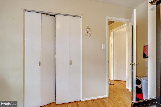 Building Photo - 1048 Dalebrook Dr