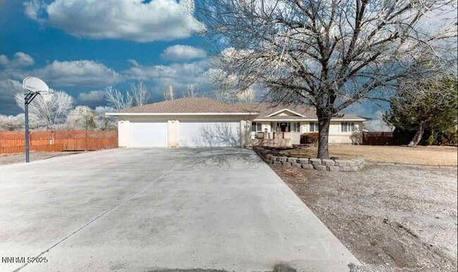Primary Photo - 5390 Vinewood Cir